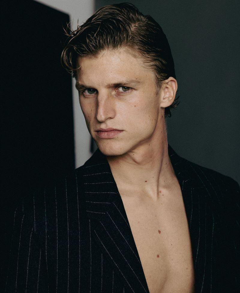 foto LEON REBOK